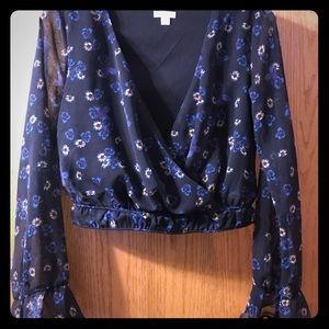 Long-sleeve crop top